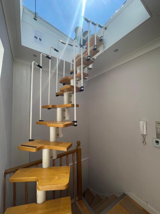 Sunny 2 Bedroom, 2 Bathroom Apartment With Roof Terrace Londen Buitenkant foto